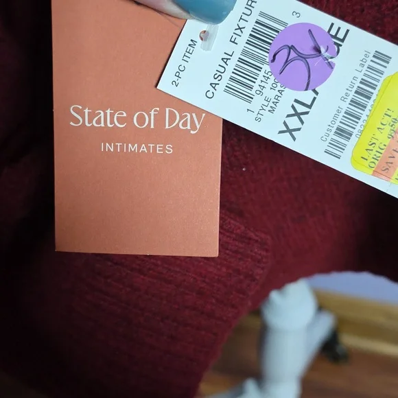 Elegant Red Women's Knit Pants & Sweater Set - Picture 3 of 7